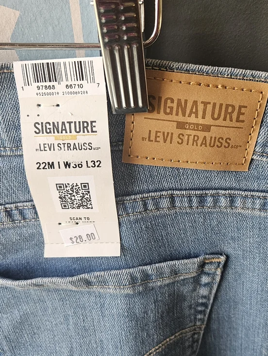 Signature by Levi Strauss & Co Gold Label Mid-Rise Bootcut Jeans Size 22M - Picture 7 of 7